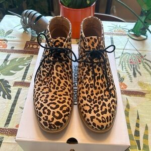 Hush Puppies Bailey Chukka Boots, SZ 11.